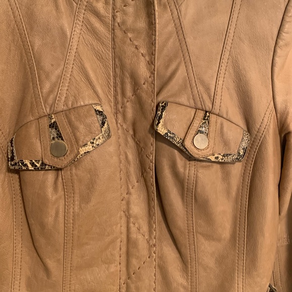 Etcetera tan leather jacket. Size 8 - Picture 13 of 13
